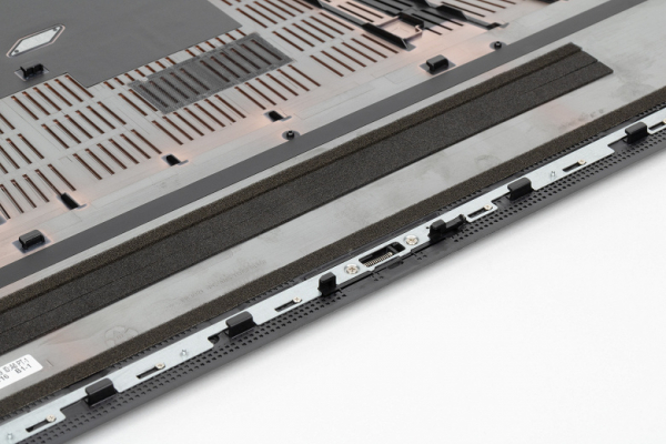 Обзор игрового ноутбука Asus ROG Strix Scar 18 G835LX с Intel Core Ultra 9 275HX и Nvidia GeForce RTX 5090 Laptop