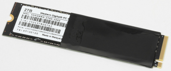 Обзор игрового ноутбука Asus ROG Strix Scar 18 G835LX с Intel Core Ultra 9 275HX и Nvidia GeForce RTX 5090 Laptop